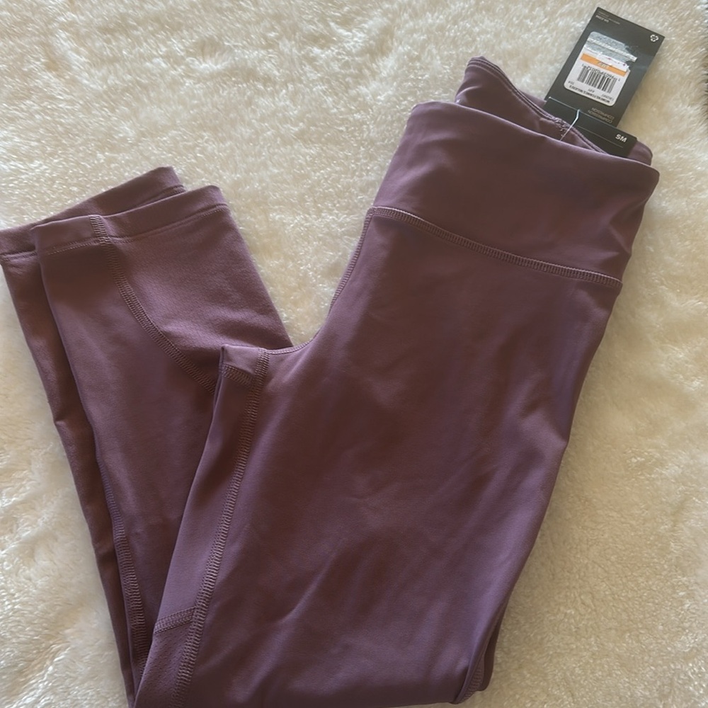 Nwt. Under armour compression capri